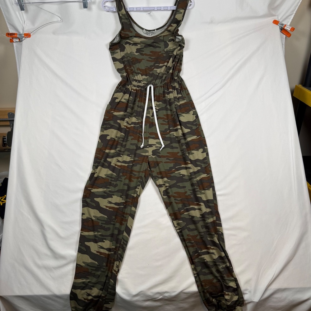 Vine and Valley Womens Camo Sleeveless Jogger Jumpsuit Green Camouflage Large